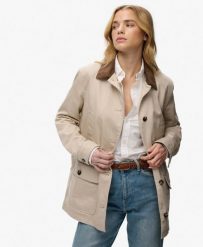 Superdry Kurtka Estate Cotton Barn – Humus Beige. Brązowe kurtki Superdry, bez wzorów, z bawełny, bez kaptura. Za 473.80 zł.