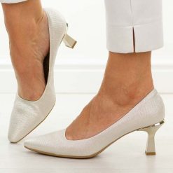 Złote mar. Polskie szpilki damskie Suzana 6030. Żółte szpilki Suzana, bez wzorów, ze skóry, eleganckie, bez obcasa, na obcasie, bez zapięcia. Za 249.00 zł.