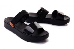 ZAXY 18166 STEP TAM FEM HH285287 czarny, klapki damskie. Czarne klapki Zaxy, bez wzorów, bez obcasa, bez zapięcia. Za 179.90 zł.