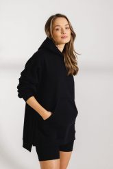 BLUZA LONI CZARNA One size - Flawless. Czarne bluzy Flawless, bez wzorów, z bawełny, bez ramiączek, bez kaptura. Za 360.00 zł.