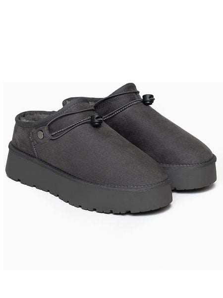ISLAND BOOT Botki "Ibilis" w kolorze szarym rozmiar: 39. Szare botki Island Boot, bez wzorów, z materiału, bez obcasa, na platformie, bez zapięcia. Za 140.53 zł.