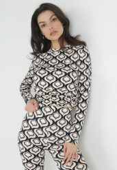 Czarno-Biała Dopasowana Bluzka w Retro Wzór z Marszczeniem Shili. Czarne bluzki Born2be, l, z aplikacjami, retro, bez kołnierzyka, bez ramiączek. W wyprzedaży za 50.99 zł.