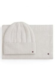 Tommy Hilfiger Zestaw Szalik i Czapka Flag Fluffy AW0AW17994 Beżowy. Brązowe czapki zimowe Tommy Hilfiger, bez wzorów, z poliesteru. Za 429.99 zł.