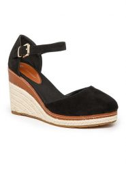 Foreverfolie Sandały w kolorze czarnym na koturnie rozmiar: 38. Czarne sandały Foreverfolie, bez wzorów, bez obcasa, na koturnie, bez zapięcia. Za 113.99 zł.