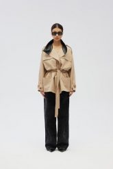 Płaszcz o długości midi w kolorze BEŻOWYM- LENOX-M/L. Brązowe płaszcze Marsala, l, bez wzorów, z bawełny, eleganckie, bez kaptura. Za 699.90 zł.