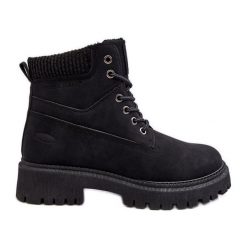 Damskie Ocieplane Trapery Czarne Cross Jeans MM2R4012C. Czarne botki bez wzorów, z gumy, klasyczne, bez obcasa, bez zapięcia. Za 240.34 zł.