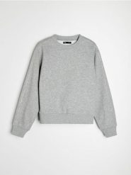 Dresowa bluza crewneck z ozdobnymi cyrkoniami - szary. Szare bluzy Sinsay, l, bez wzorów, z dresówki, bez ramiączek, bez kaptura. Za 49.99 zł.