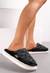 Czarne Eleganckie Kapcie Pikowane na Niskiej Platformie Tavemene. Czarne kapcie Renee, bez wzorów, z jeansu. W wyprzedaży za 27.99 zł.