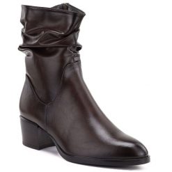 Botki damskie na obcasie z marszczoną cholewką brązowe Vinceza 58682. Brązowe botki VINCEZA, bez wzorów, ze skóry ekologicznej, eleganckie, bez obcasa, na obcasie, bez zapięcia. Za 169.99 zł.