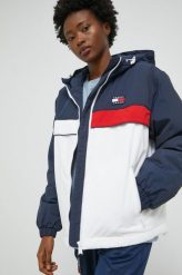 Tommy Jeans kurtka damska kolor granatowy zimowa. Niebieskie kurtki Tommy Jeans, na zimę, l, bez wzorów, z jeansu, bez kaptura. W wyprzedaży za 523.99 zł.