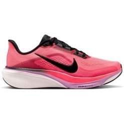 Buty do biegania damskie Nike Pegasus 42. Czerwone buty do biegania Nike, bez wzorów, z materiału, bez zapięcia, do biegania. Za 885.00 zł.