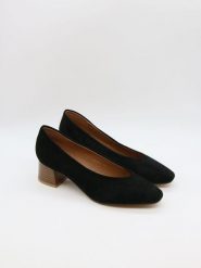 Bellucci Czółenka w kolorze czarnym rozmiar: 40. Czarne czółenka Bellucci, bez wzorów, klasyczne, bez obcasa, bez zapięcia. Za 100.99 zł.