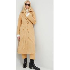 Patrizia Pepe trencz bawełniany kolor beżowy przejściowy. Brązowe płaszcze Patrizia Pepe, bez wzorów, z bawełny, klasyczne, bez kaptura. Za 2,239.90 zł.