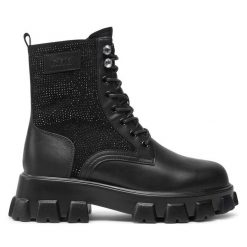 Trzewiki GOE. Czarne botki GOE, bez wzorów, bez obcasa, na płaskiej podeszwie, bez zapięcia. Za 279.99 zł.