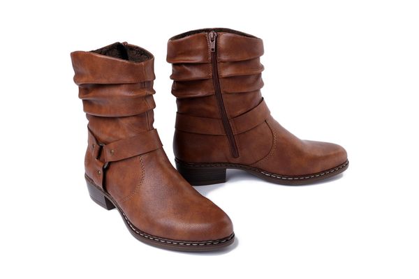 RIEKER Y0850-24 brown, botki damskie. Czerwone botki Rieker, bez wzorów, bez obcasa, na obcasie, bez zapięcia. Za 359.90 zł.