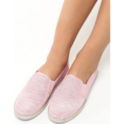 Różowe Espadryle One Moment. Espadryle marki Born2be. Za 29.99 zł.