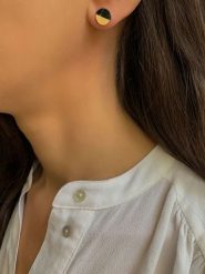 Les Favorites Pozłacane kolczyki-wkrętki rozmiar: onesize. Czarne kolczyki Les Favorites, pozłacane. Za 117.99 zł.