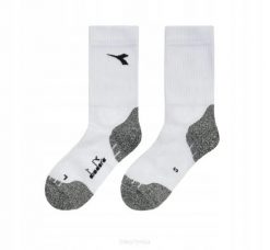 Skarpety tenisowe Diadora Stratouno Match Socks. Białe skarpetki Diadora, bez wzorów, z bawełny. Za 79.00 zł.