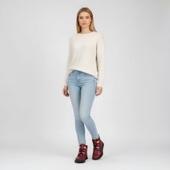 Trzewiki damskie Armodo, na płaskiej podeszwie z ociepleniem i zapinane na zamek, bordowe, 2352. Czerwone botki Armodo, bez wzorów, ze skóry, bez obcasa, na płaskiej podeszwie, bez zapięcia. Za 329.00 zł.