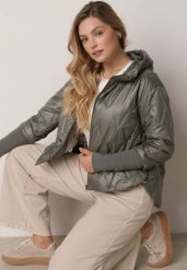 Zielona Kurtka z Kapturem Pikowana z Materiałowymi Wykończeniami Sofie. Zielone kurtki Born2be, l, bez wzorów, z jeansu, z kapturem. Za 149.99 zł.