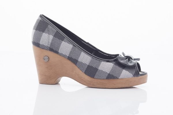 Czółenka DIJEAN 715 716 BLACK PLAID, Czarny/ Biały, Materiał - 36. Czarne czółenka Dijean, na lato, bez wzorów, z materiału, klasyczne, bez obcasa, na koturnie, bez zapięcia. W wyprzedaży za 26.10 zł.