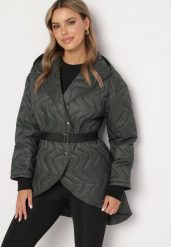 Ciemnozielona Asymetryczna Kurtka Pikowana z Paskiem Salthira. Zielone kurtki Born2be, l, bez wzorów, z jeansu, eleganckie, bez kaptura. W wyprzedaży za 258.99 zł.