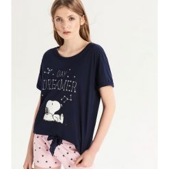 Dwuczęściowa piżama Snoopy - Granatowy. Piżamy marki Sinsay. W wyprzedaży za 29.99 zł.