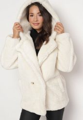 Jasnobeżowa Futrzana Kurtka Teddy z Kapturem Zapinana na Guziki Kejavia. Brązowe kurtki Born2be, l, bez wzorów, z futra, eleganckie, z kapturem. W wyprzedaży za 160.99 zł.