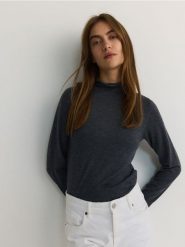 Sweter z domieszką wełny - szary. Szare swetry Reserved, l, bez wzorów, z dzianiny, bez ramiączek. W wyprzedaży za 59.99 zł.