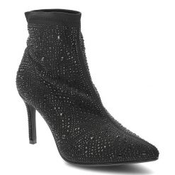 Botki damskie S.Barski o eleganckim fasonie z ozdobnymi kryształkami smukłym noskiem i wysokim obcasem typu szpilka czarne, HY62-8138 Black. Czarne botki S.BARSKI, bez wzorów, eleganckie, bez obcasa, na szpilce, bez zapięcia. Za 209.00 zł.