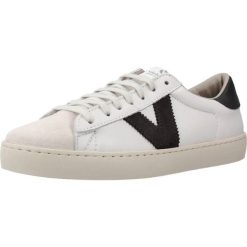 Buty VICTORIA 1126142 Biały. Białe buty sportowe lifestyle VICTORIA, bez wzorów, ze skóry, bez zapięcia, trekkingowe. Za 250.99 zł.