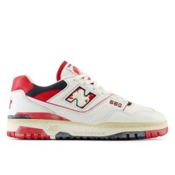 Buty New Balance unisex BB550VGA białe. Białe buty do biegania bez wzorów, z gumy, bez zapięcia, do biegania. Za 632.54 zł.