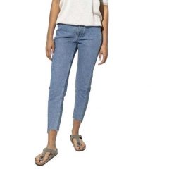 Damskie Skórzane Klapki Gizeh. Białe klapki Birkenstock, bez wzorów, z materiału, bez obcasa, na słupku, bez zapięcia. Za 319.00 zł.
