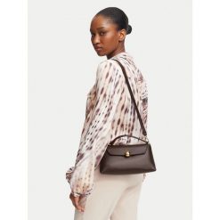 Torebka Furla. Brązowe kopertówki Furla, bez wzorów, wizytowe, bez dodatków. Za 1,079.00 zł.