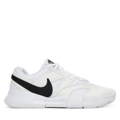 Buty do tenisa Nike. Białe buty treningowe Nike, bez wzorów, bez zapięcia, tenisowe. Za 339.99 zł.