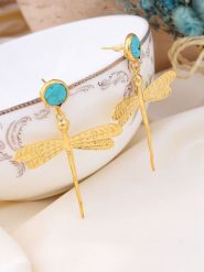 L'Atelier de Gaia Pozłacane kolczyki-wkrętki z turkusem rozmiar: onesize. Żółte kolczyki L'Atelier de Gaia, z turkusem, pozłacane. Za 63.45 zł.