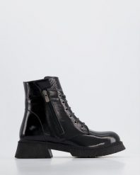 LAKIEROWANE BOTKI 0010466R13 BLAC. Botki Venezia, bez wzorów, z lakierowanej skóry, bez obcasa, bez zapięcia. Za 449.00 zł.