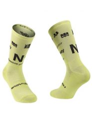 Skarpety rowerowe NORTHWAVE Type Sock żółty. Czarne skarpetki Northwave, bez wzorów, z dzianiny. Za 39.00 zł.