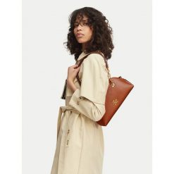 Torebka KARL LAGERFELD. Brązowe torebki klasyczne KARL LAGERFELD, bez wzorów, klasyczne, bez dodatków. Za 1,499.00 zł.