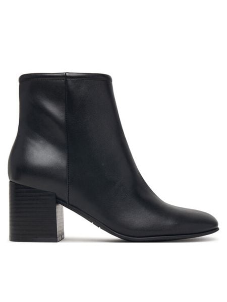 Guess Botki FLFALE LEA10 Czarny. Czarne botki Guess, z aplikacjami, ze skóry, bez obcasa, na słupku, bez zapięcia. Za 494.99 zł.