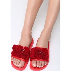 Czerwone Klapki Angel Eyes. Klapki marki Born2be. Za 49.99 zł.