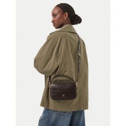 Torebka Calvin Klein. Brązowe torebki klasyczne Calvin Klein, bez wzorów, klasyczne, bez dodatków. Za 449.99 zł.