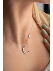 Heliophilia Srebrny naszyjnik z zawieszką - dł. 42 cm rozmiar: onesize. Szare naszyjniki Heliophilia, z materiału, z cyrkonią, srebrne. Za 69.99 zł.