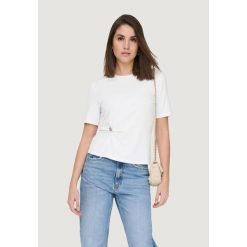 Koszulka crop top Kobieta ONLY Onlelena S/S Detail T-Sud Jrs. Białe topy ONLY, s, bez wzorów, z materiału, bez kołnierzyka, bez ramiączek. Za 130.75 zł.