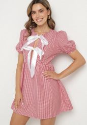Czerwona Rozkloszowana Sukienka w Kratkę Vichy w Stylu Retro z Wiązaniem Telionea. Czerwone sukienki Born2be, na co dzień, l, bez wzorów, klasyczne, bez kołnierzyka, bez ramiączek, mini, rozkloszowane. Za 99.99 zł.