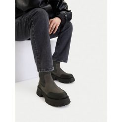 Sztyblety G-Star. Szare botki G-Star, bez wzorów, retro, bez obcasa, na płaskiej podeszwie, bez zapięcia. Za 439.99 zł.