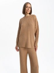 BGN Sweter w kolorze karmelowym rozmiar: 36. Brązowe swetry BGN, bez wzorów, ze splotem, bez ramiączek. Za 114.44 zł.