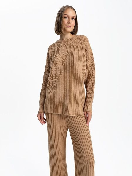 BGN Sweter w kolorze karmelowym rozmiar: 36. Brązowe swetry BGN, bez wzorów, ze splotem, bez ramiączek. Za 114.44 zł.