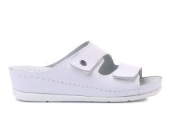 DR. BRINKMANN 703790-3 weiss, klapki damskie. Białe klapki Dr. Brinkmann, bez wzorów, ze skóry, bez obcasa, bez zapięcia. Za 294.90 zł.