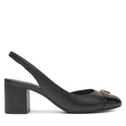 Czółenka Michael Kors. Czarne czółenka Michael Kors, bez wzorów, bez obcasa, bez zapięcia. Za 489.99 zł.